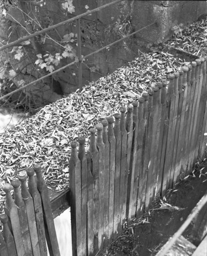 Détail des aiguilles du barrage en 1989. © Yves Sancey / Région Bourgogne-Franche-Comté, Inventaire du patrimoine - 1989