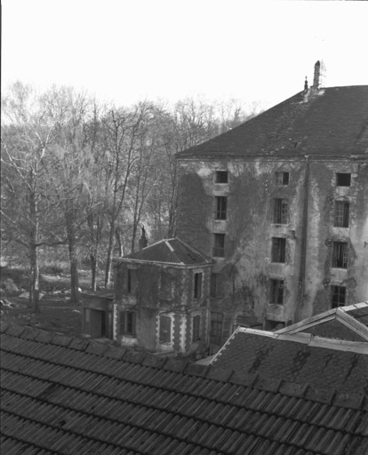 Extrémité nord du moulin public et logement attenant en 1989. © Yves Sancey / Région Bourgogne-Franche-Comté, Inventaire du patrimoine - 1989