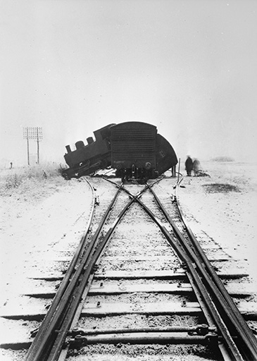 Accident de chemin de fer, dans les années 1930 ? © Jérôme  Mongreville (reproduction), Charnotet / Région Bourgogne-Franche-Comté, Inventaire du patrimoine - 1990 Accident de chemin de fer, dans les années 1930 ? © Jérôme  Mongreville (reproduction), Charnotet / Région Bourgogne-Franche-Comté, Inventaire du patrimoine - 1990