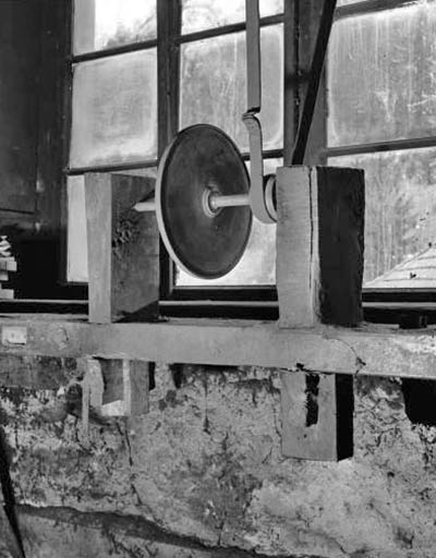 Intérieur : tour à polir. © Yves Sancey / Région Bourgogne-Franche-Comté, Inventaire du patrimoine - 1990