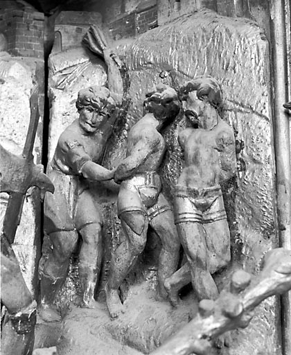 La Montée au Calvaire, détail : les deux larrons fouettés par un garde. © Jérôme Mongreville / Région Bourgogne-Franche-Comté, Inventaire du patrimoine - 1990