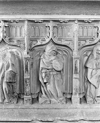 Détail : face nord, 3ème pleurant (en partant de la gauche). © Jérôme Mongreville / Région Bourgogne-Franche-Comté, Inventaire du patrimoine - 1990