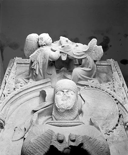 Détail : le buste de Renaud de Bourgogne. © Jérôme Mongreville / Région Bourgogne-Franche-Comté, Inventaire du patrimoine - 1990