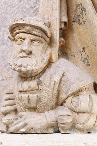 Détail : l'empereur aux pieds de la sainte, de face. © Jérôme Mongreville / Région Bourgogne-Franche-Comté, Inventaire du patrimoine - 1990