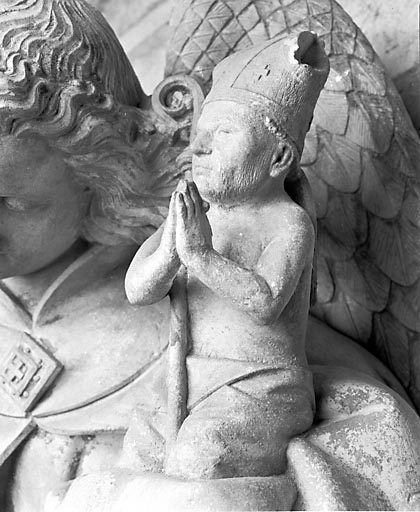 Détail : l'abbé sur l'épaule de Saint Michel. © Jérôme Mongreville / Région Bourgogne-Franche-Comté, Inventaire du patrimoine - 1990