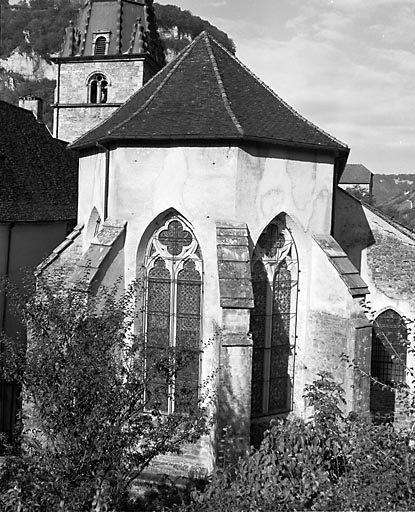 Eglise abbatiale, vue extérieure de l'abside. © Jérôme Mongreville / Région Bourgogne-Franche-Comté, Inventaire du patrimoine - 1990