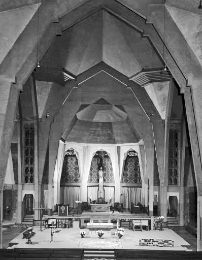 Le choeur, vue de face. © Jérôme Mongreville / Région Bourgogne-Franche-Comté, Inventaire du patrimoine - 1991
