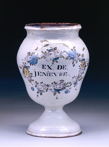 Vue d'un deuxième pot à thériaque. © Jérôme Mongreville / Région Bourgogne-Franche-Comté, Inventaire du patrimoine - 1991