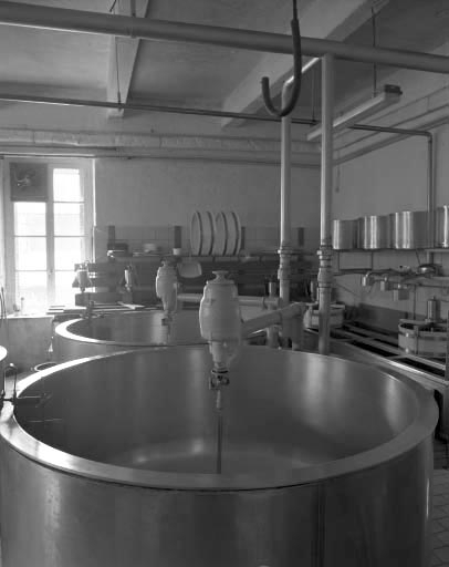 Cuves à comté. © Yves Sancey / Région Bourgogne-Franche-Comté, Inventaire du patrimoine - 1991