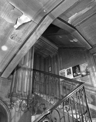 Logement patronal : dernière volée de la cage d'escalier. © Jérôme Mongreville / Région Bourgogne-Franche-Comté, Inventaire du patrimoine - 1991 Logement patronal : dernière volée de la cage d'escalier. © Jérôme Mongreville / Région Bourgogne-Franche-Comté, Inventaire du patrimoine - 1991