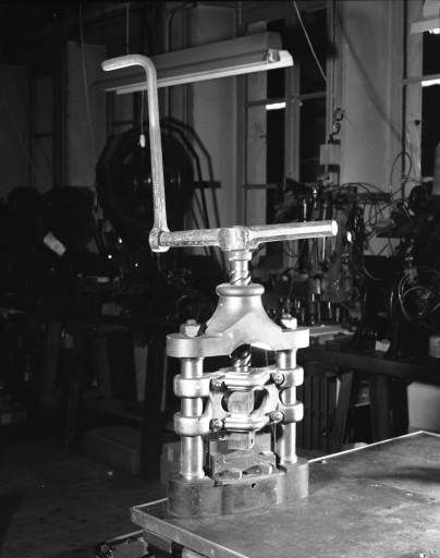 Petite presse à balancier. © Jérôme Mongreville / Région Bourgogne-Franche-Comté, Inventaire du patrimoine - 1991