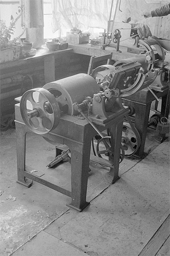 Appareil à cylindre. Porte-pierres levé. © Laurent Poupard / Région Bourgogne-Franche-Comté, Inventaire du patrimoine - 1991