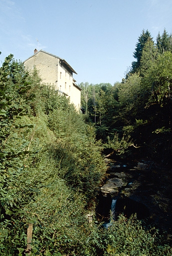 Façade postérieure du logement patronal. © Laurent Poupard / Région Bourgogne-Franche-Comté, Inventaire du patrimoine - 1991