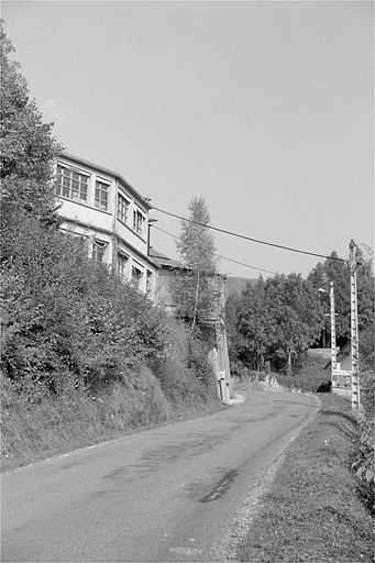 Façade latérale gauche. © Laurent Poupard / Région Bourgogne-Franche-Comté, Inventaire du patrimoine - 1991
