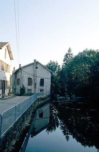 Logement vu du nord. © Laurent Poupard / Région Bourgogne-Franche-Comté, Inventaire du patrimoine - 1991