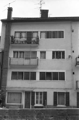 Détail de la façade latérale gauche. © Laurent Poupard / Région Bourgogne-Franche-Comté, Inventaire du patrimoine - 1991 Détail de la façade latérale gauche. © Laurent Poupard / Région Bourgogne-Franche-Comté, Inventaire du patrimoine - 1991