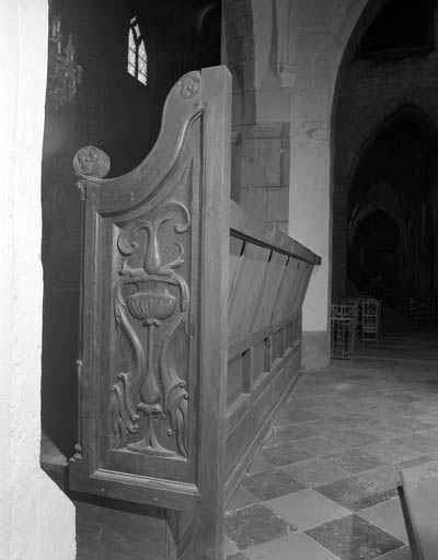 Stalles gauches : détail de la jouée haute est (F). © Yves Sancey / Région Bourgogne-Franche-Comté, Inventaire du patrimoine - 1991