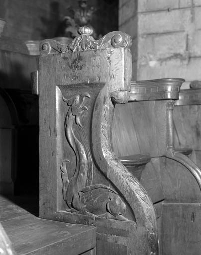 Stalles droites : détail d'une jouée basse ouest (B). © Yves Sancey / Région Bourgogne-Franche-Comté, Inventaire du patrimoine - 1991