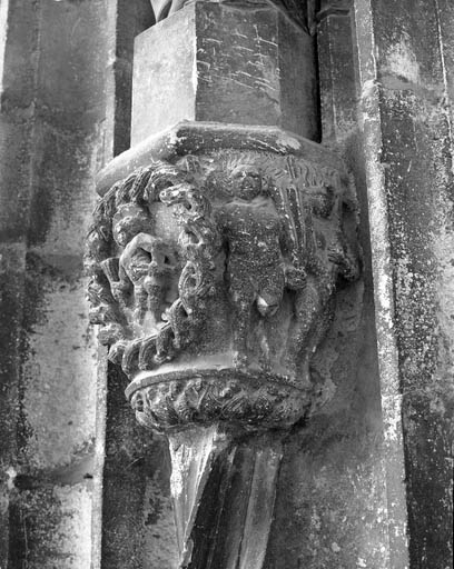 Deuxième bas-relief gauche : allégorie de la vie, partie droite. © Yves Sancey / Région Bourgogne-Franche-Comté, Inventaire du patrimoine - 1991