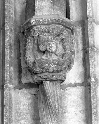 Deuxième bas-relief droit : allégorie du vice, partie droite. © Yves Sancey / Région Bourgogne-Franche-Comté, Inventaire du patrimoine - 1991