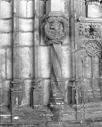 Premier bas-relief droit : allégorie de la vertu, vue d'ensemble. © Yves Sancey / Région Bourgogne-Franche-Comté, Inventaire du patrimoine - 1991