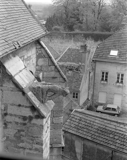 Détail des gargouilles sur les contreforts du choeur. © Yves Sancey / Région Bourgogne-Franche-Comté, Inventaire du patrimoine - 1991