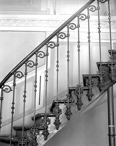 Escalier des bureaux : détail de la rampe. © Yves Sancey / Région Bourgogne-Franche-Comté, Inventaire du patrimoine - 1992