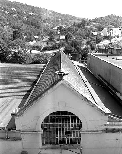 Chaufferie vue depuis le bâtiment de la 1ère filature tergal [TF1]. © Yves Sancey / Région Bourgogne-Franche-Comté, Inventaire du patrimoine - 1992