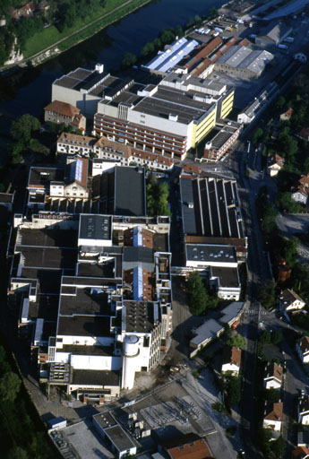 Vue aérienne des usines A et B depuis l'est. © Jean-Pierre Bévalot / Région Bourgogne-Franche-Comté, Inventaire du patrimoine - 1992