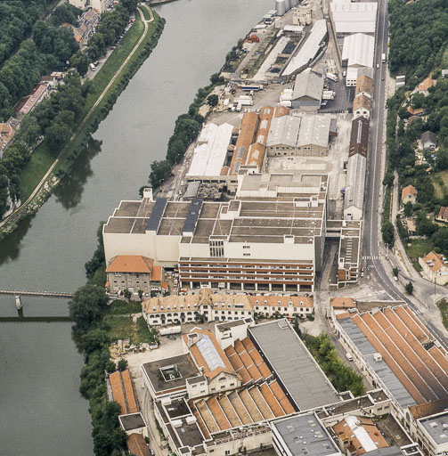 Vue aérienne de l'usine B, depuis le sud-est. © Jean-Pierre Bévalot / Région Bourgogne-Franche-Comté, Inventaire du patrimoine - 1992