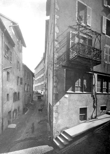 Façades à l'angle de la rue des Etapes et de celle des Petites Etapes, en 1926. © Jérôme  Mongreville (reproduction) / Région Bourgogne-Franche-Comté, Inventaire du patrimoine - 1992