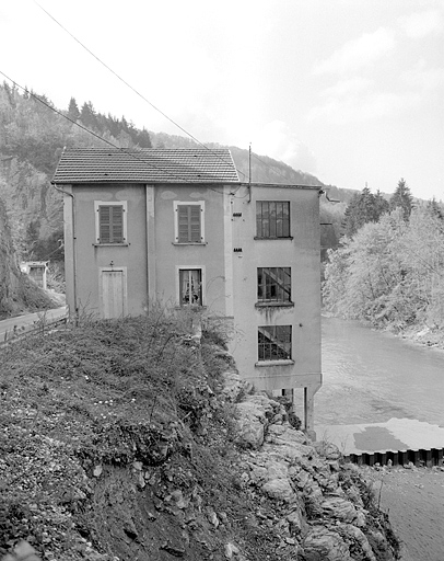 Façade postérieure de la centrale. © Jérôme Mongreville / Région Bourgogne-Franche-Comté, Inventaire du patrimoine - 1992