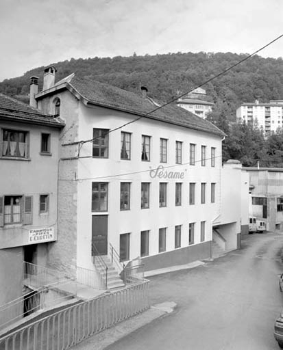 Façade antérieure de l'ancienne usine. © Jérôme Mongreville / Région Bourgogne-Franche-Comté, Inventaire du patrimoine - 1992 Façade antérieure de l'ancienne usine. © Jérôme Mongreville / Région Bourgogne-Franche-Comté, Inventaire du patrimoine - 1992