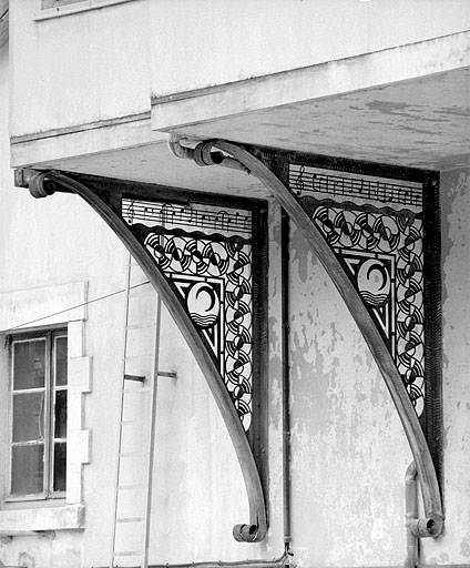 Consoles de la cabine de projectionniste. © Jérôme Mongreville / Région Bourgogne-Franche-Comté, Inventaire du patrimoine - 1992