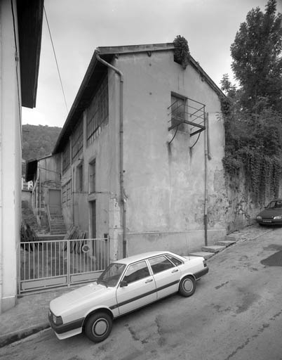 Entrepôts industriels (ancienne usine Genoud). © Jérôme Mongreville / Région Bourgogne-Franche-Comté, Inventaire du patrimoine - 1992