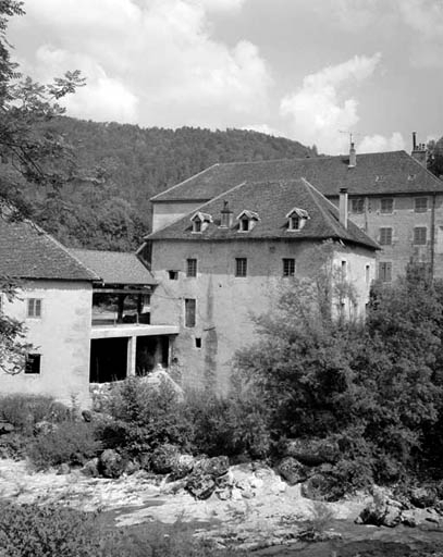 Moulin : façade latérale gauche. © Yves Sancey / Région Bourgogne-Franche-Comté, Inventaire du patrimoine - 1992