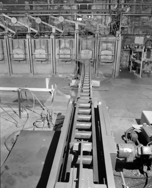 Four et transporteur à rouleaux. © Yves Sancey / Région Bourgogne-Franche-Comté, Inventaire du patrimoine - 1992