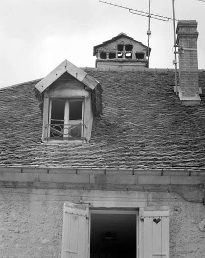 Lucarne et cheminée du logement d'ouvriers. © Yves Sancey / Région Bourgogne-Franche-Comté, Inventaire du patrimoine - 1992