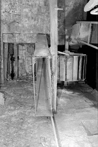 Roue en dessus et conduite d'amenée. © Laurent Poupard / Région Bourgogne-Franche-Comté, Inventaire du patrimoine - 1992