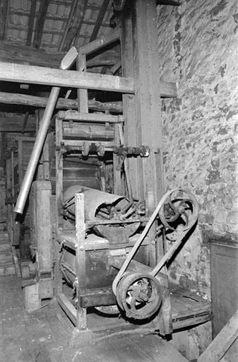 Trieur à grains (étage en surcroît). © Laurent Poupard / Région Bourgogne-Franche-Comté, Inventaire du patrimoine - 1992