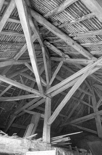 Charpente de la dépendance. © Laurent Poupard / Région Bourgogne-Franche-Comté, Inventaire du patrimoine - 1992