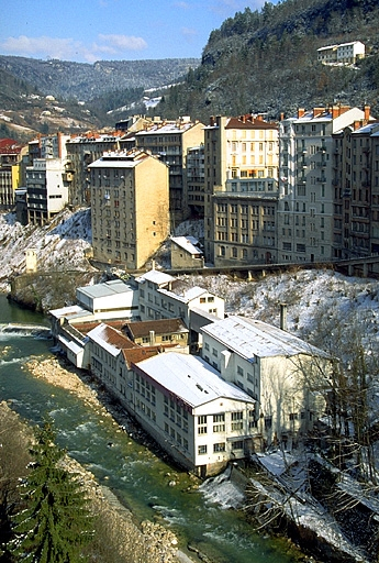 Vue plongeante depuis le sud-ouest. © Laurent Poupard / Région Bourgogne-Franche-Comté, Inventaire du patrimoine - 1992