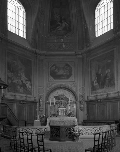 Vue de l'intérieur de la chapelle depuis l'entrée, de face. © Yves Sancey / Région Bourgogne-Franche-Comté, Inventaire du patrimoine - 1992