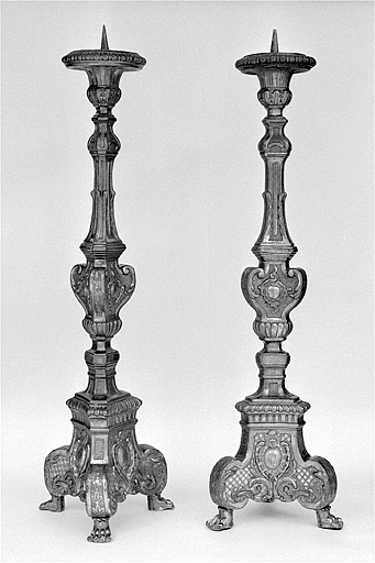 Vue d'ensemble de 2 chandeliers. © Yves Sancey / Région Bourgogne-Franche-Comté, Inventaire du patrimoine - 1992