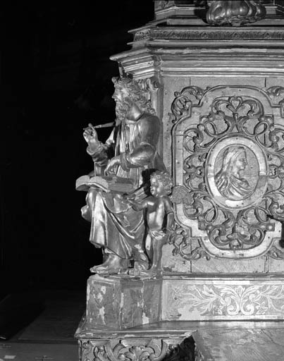 Saint Mathieu : de profil gauche. © Yves Sancey / Région Bourgogne-Franche-Comté, Inventaire du patrimoine - 1992