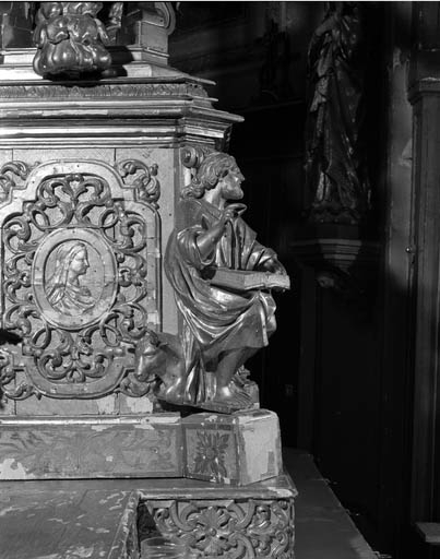 Saint Luc : de profil droit. © Yves Sancey / Région Bourgogne-Franche-Comté, Inventaire du patrimoine - 1992