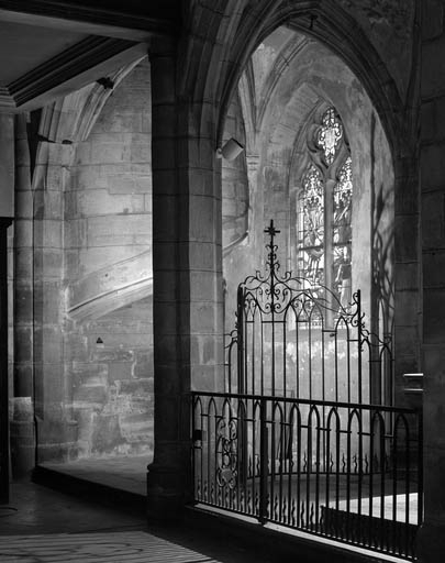 Vue d'ensemble de la grille de trois quarts gauche. © Yves Sancey / Région Bourgogne-Franche-Comté, Inventaire du patrimoine - 1992