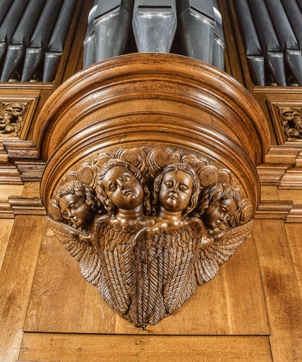 Culot de la tourelle centrale vu de face après restauration. © Jérôme Mongreville / Région Bourgogne-Franche-Comté, Inventaire du patrimoine - 1993
