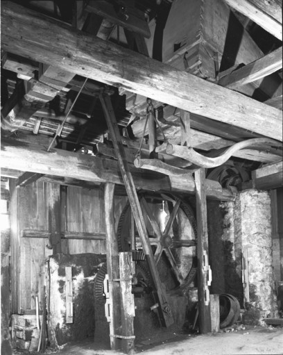 Vue rapprochée des mécanismes et des soufflets de trois quarts gauche. © Yves Sancey / Région Bourgogne-Franche-Comté, Inventaire du patrimoine - 1993