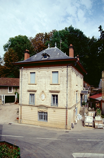 Bureau vu de trois quarts droite. © Yves Sancey / Région Bourgogne-Franche-Comté, Inventaire du patrimoine - 1993